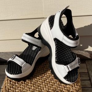 Fandei Flexible Sandals